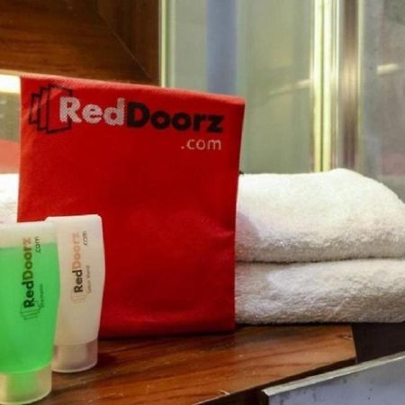 فندق Reddoorz @ Ranotana مانادو المظهر الخارجي الصورة